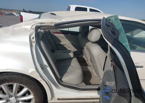 2008 Buick Lucerne Cxs z USA, uszkodzony, nr VIN 1G4HE57Y08U153300